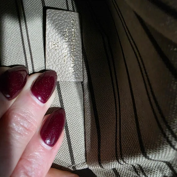 Louis Vuitton Pochette Metis Crossbody Bag - Picture 15 of 16